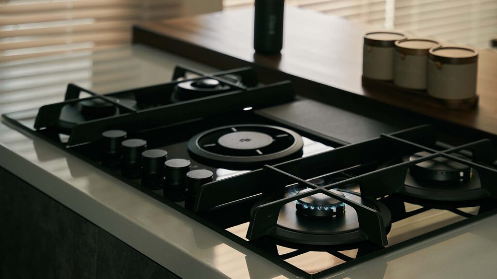 Bếp gas kết hợp hút mùi Elica NIKOLASTESLA FLAME BL/A/88 – PRF0159616 (Kính đen) - Ảnh 4