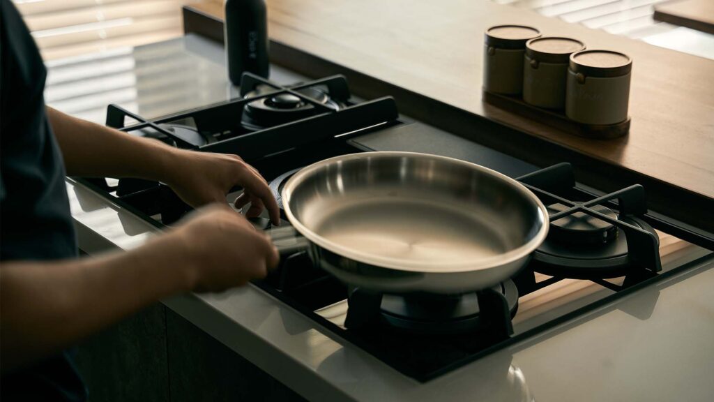 Bếp gas kết hợp hút mùi Elica NIKOLASTESLA FLAME BL/A/88 – PRF0159616 (Kính đen) - Ảnh 2