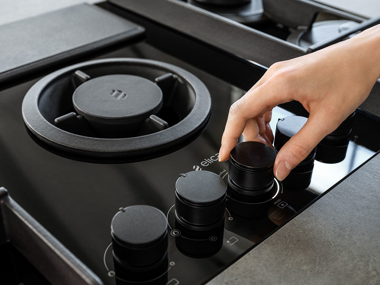 Bếp gas kết hợp hút mùi Elica NIKOLASTESLA FLAME BL/A/88 – PRF0159616 (Kính đen) - Ảnh 5